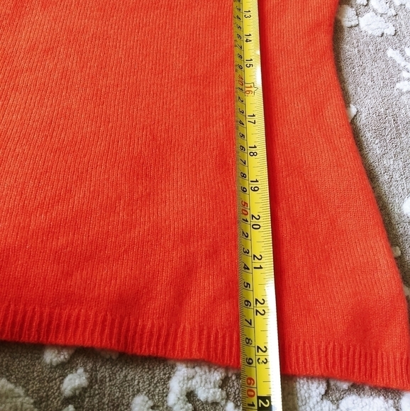 Ann Taylor 100% Cashmere V-neck sweater orange soft fall winter - Picture 7 of 8